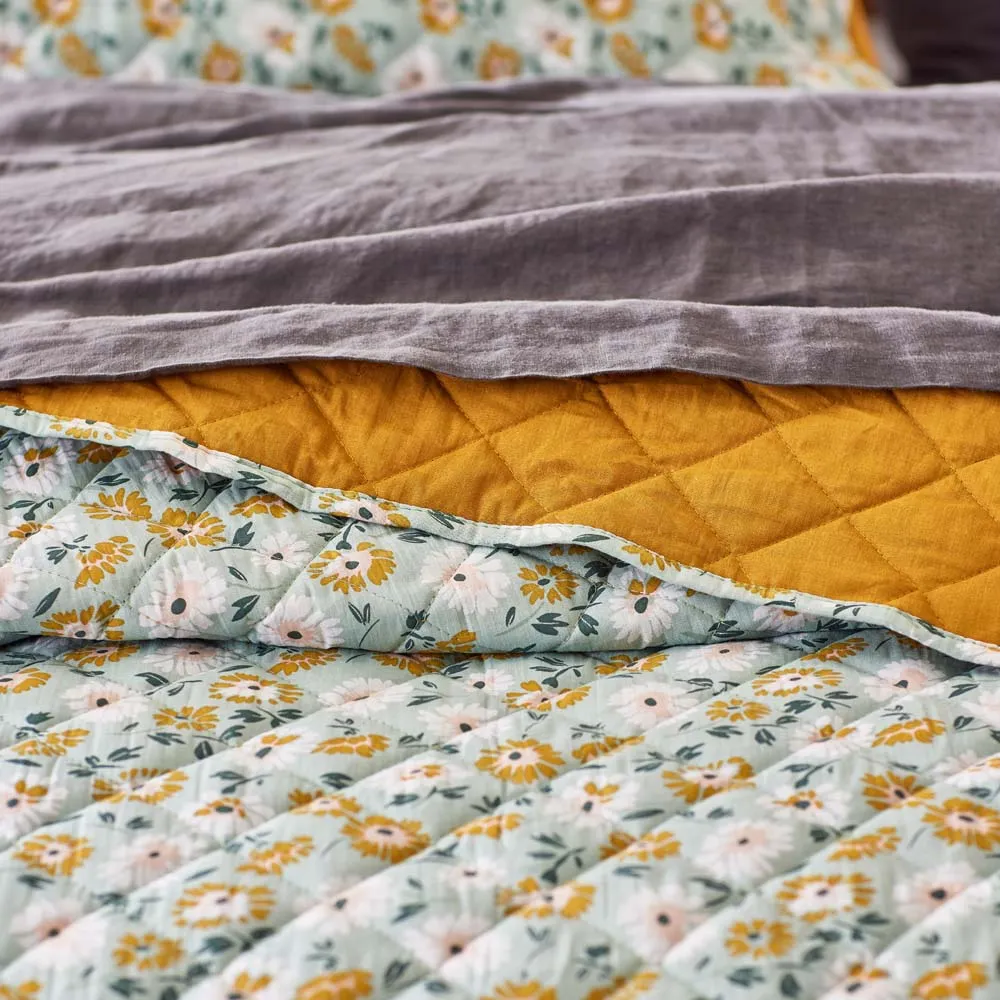 Daisy Coverlet Set